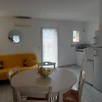 מלון דירות Riviera 3*